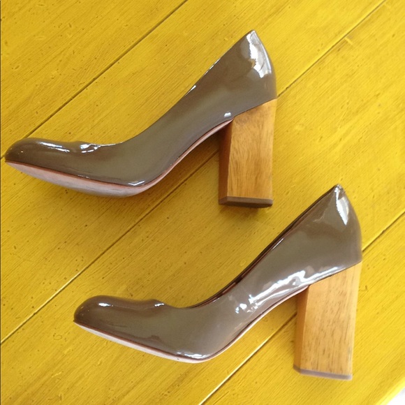 Corso Como Taupe Patent Leather Wooden Heels- 7M - Picture 6 of 8